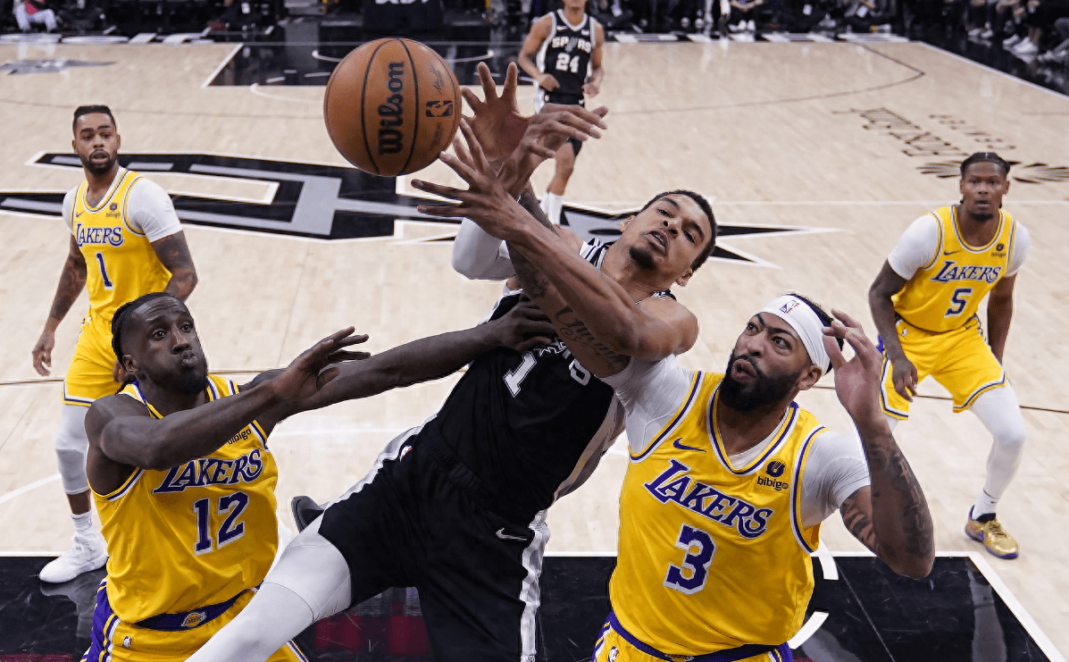 九游体育官方网站-风云突变洛杉矶湖人关键时刻复出首秀，国王杯版图或变，引发热议，心理建设被强调