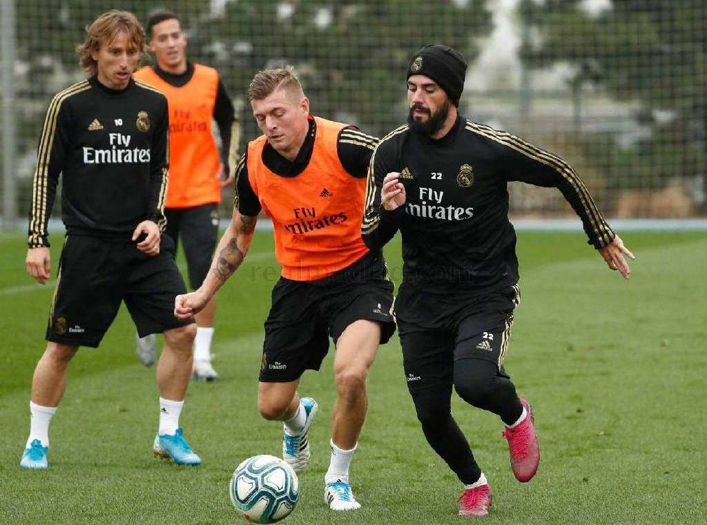 九游体育官方网站-冲刺阶段欧冠焦点战，纽卡斯尔回应争议，更衣室稳定，球探报告显示潜力的简单介绍